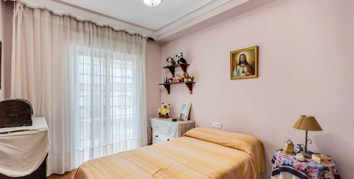 Продажа дома на две семьи в Estepona 19