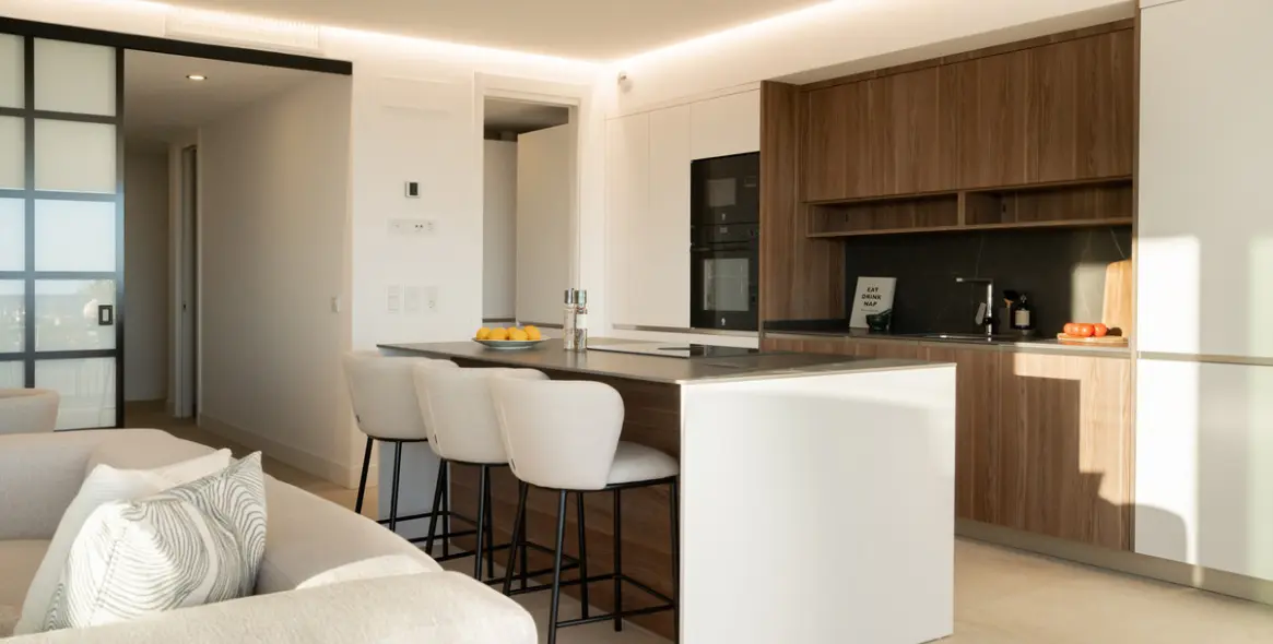 Продажа апартаментов на среднем этаже в Estepona 2