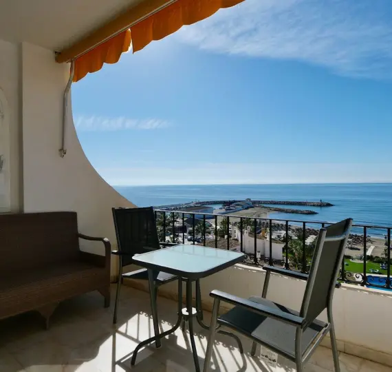 Sale of penthouse in Puerto de Cabopino