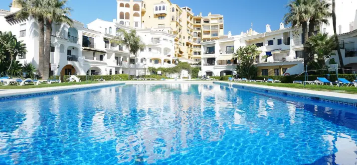 Sale of penthouse in Puerto de Cabopino 2