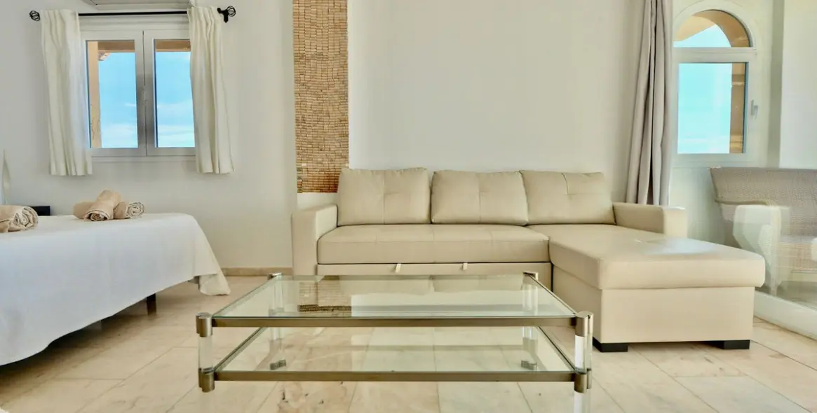 Sale of penthouse in Puerto de Cabopino 28