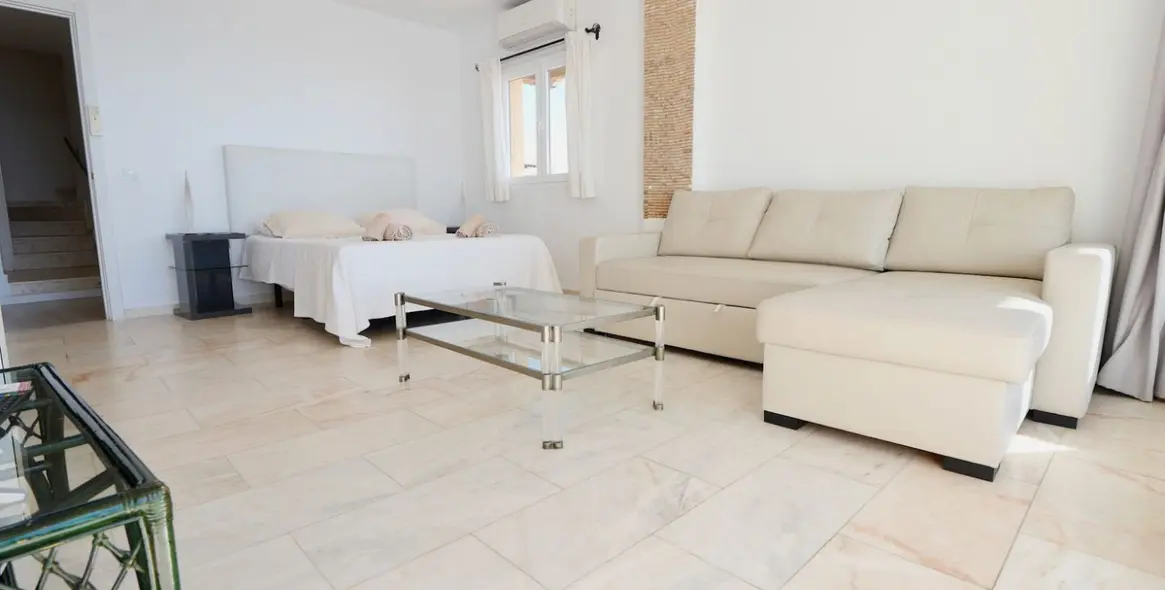 Sale of penthouse in Puerto de Cabopino 36