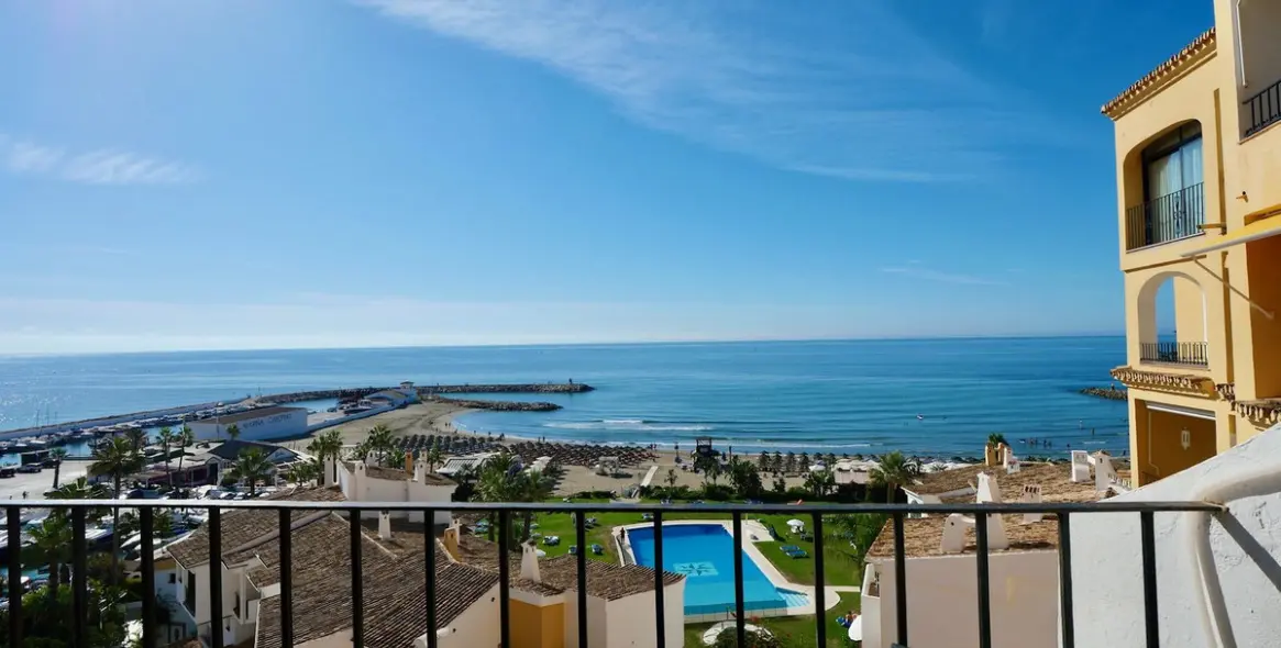 Sale of penthouse in Puerto de Cabopino 40