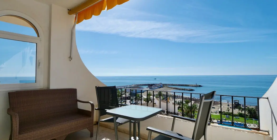 Sale of penthouse in Puerto de Cabopino 46