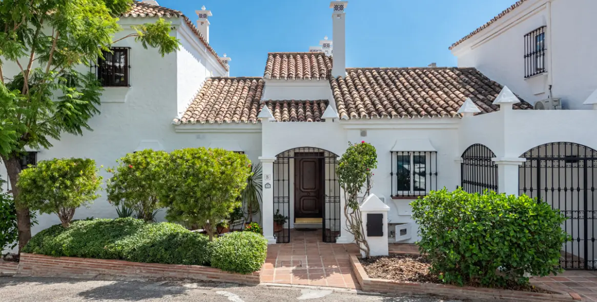 Sale of penthouse duplex in Benahavís (district Benahavís) 2