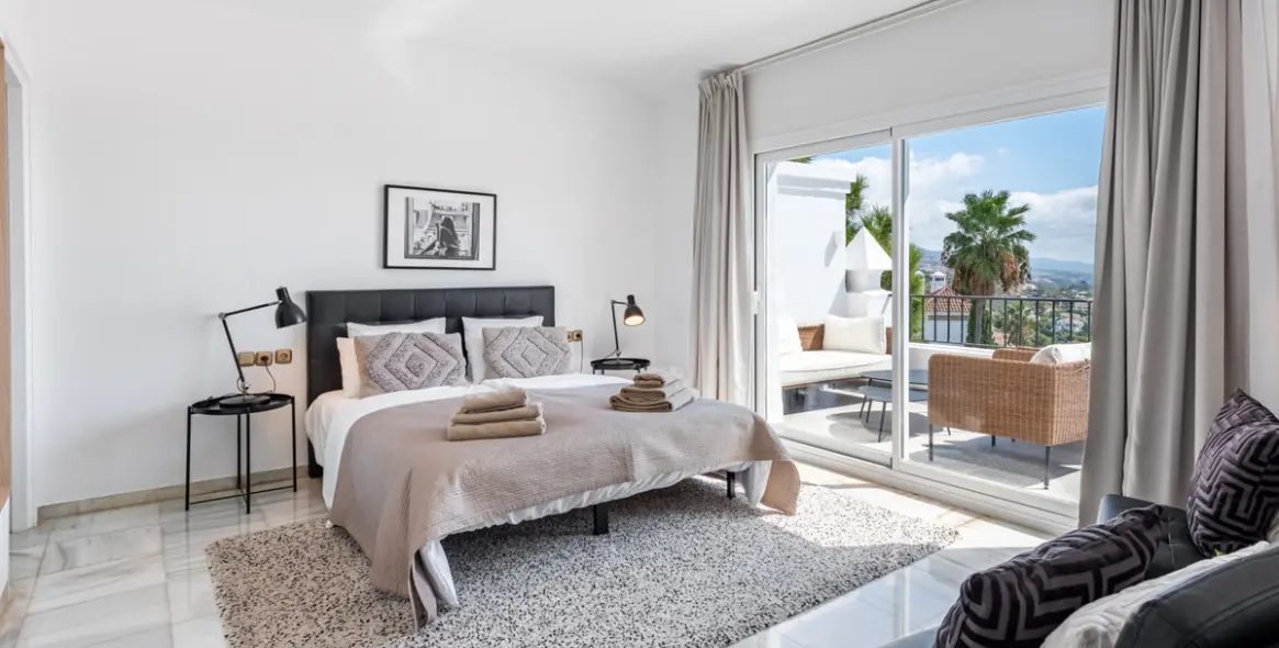 Sale of penthouse duplex in Benahavís (district Benahavís) 10