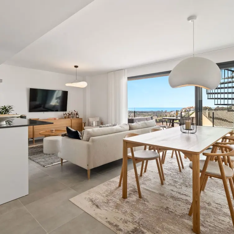 Sale of penthouse in Estepona