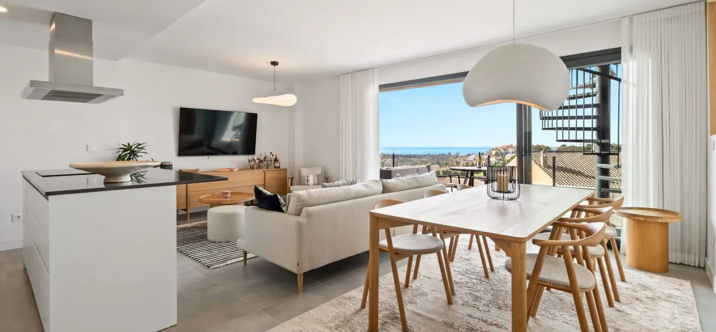 Sale of penthouse in Estepona 0