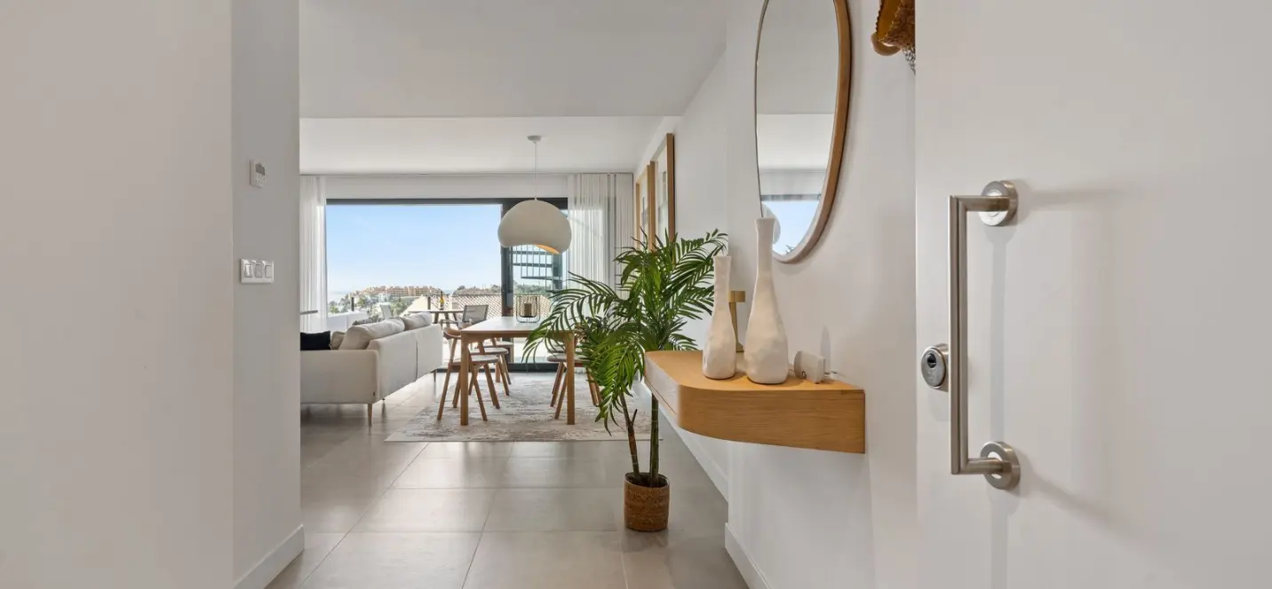 Sale of penthouse in Estepona 2
