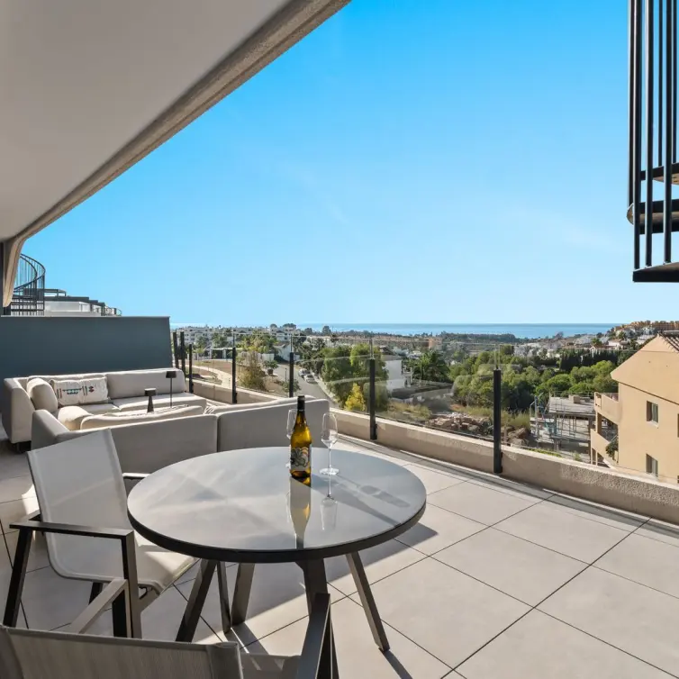 Sale of penthouse in Estepona