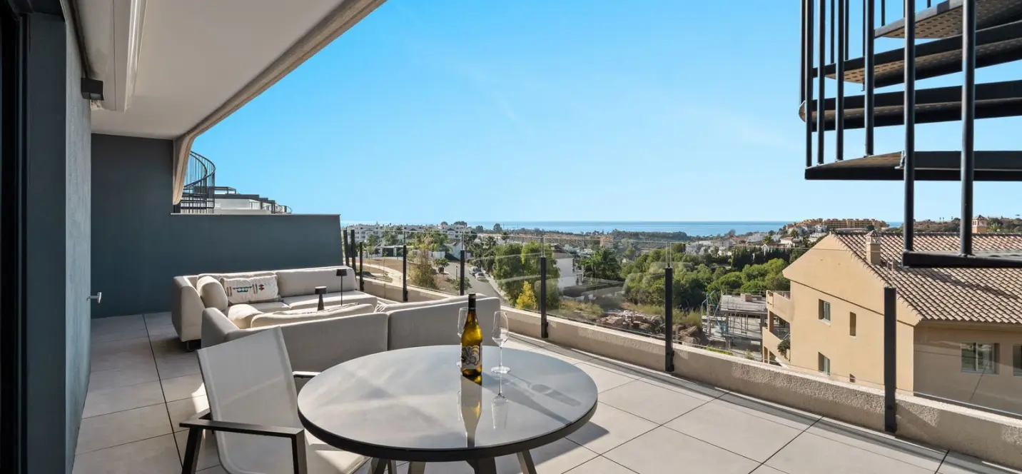 Sale of penthouse in Estepona 4