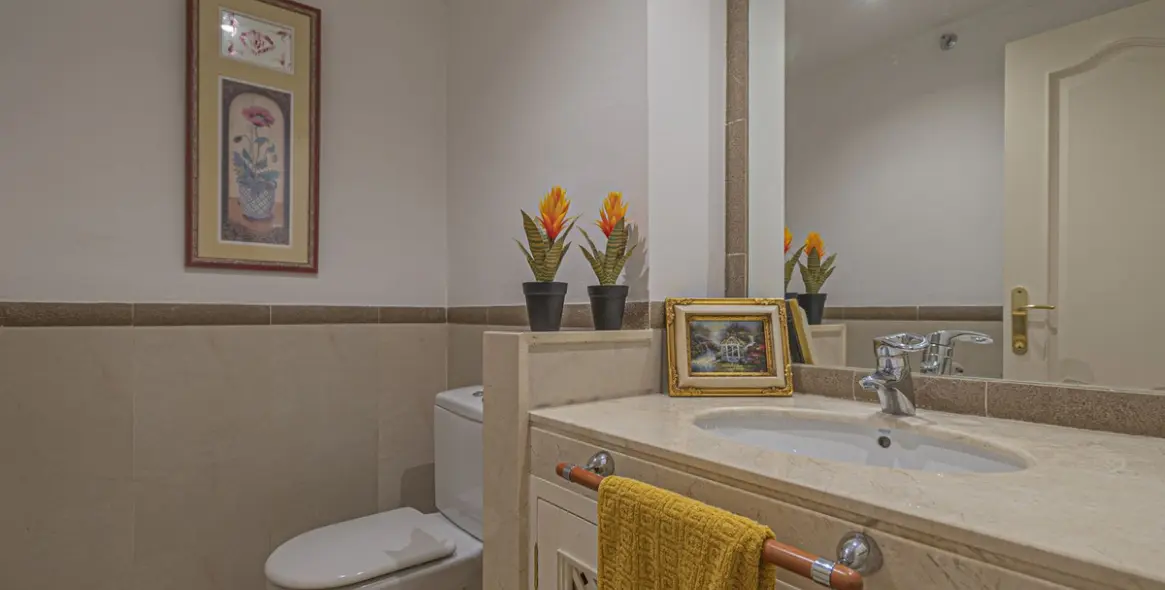 Продажа апартаментов на среднем этаже в The Golden Mile 21