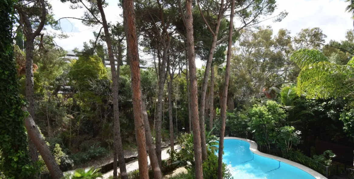 Продажа апартаментов на среднем этаже в The Golden Mile 23