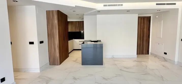 Sale of middle floor apartment in San Pedro de Alcántara 2