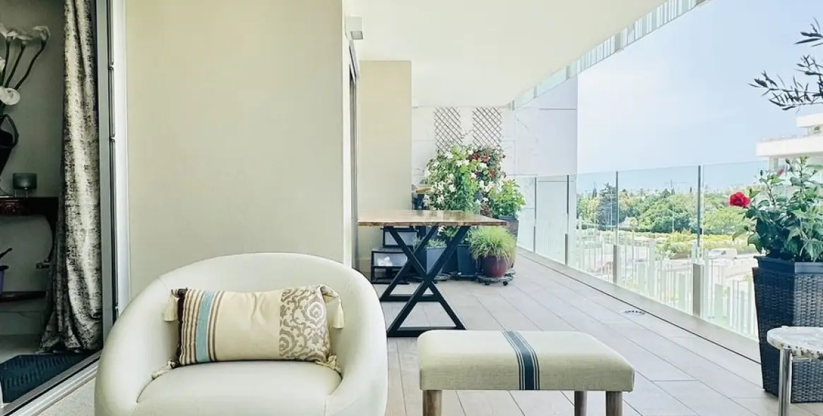 Venta de apartamento en planta media en San Pedro de Alcántara 20