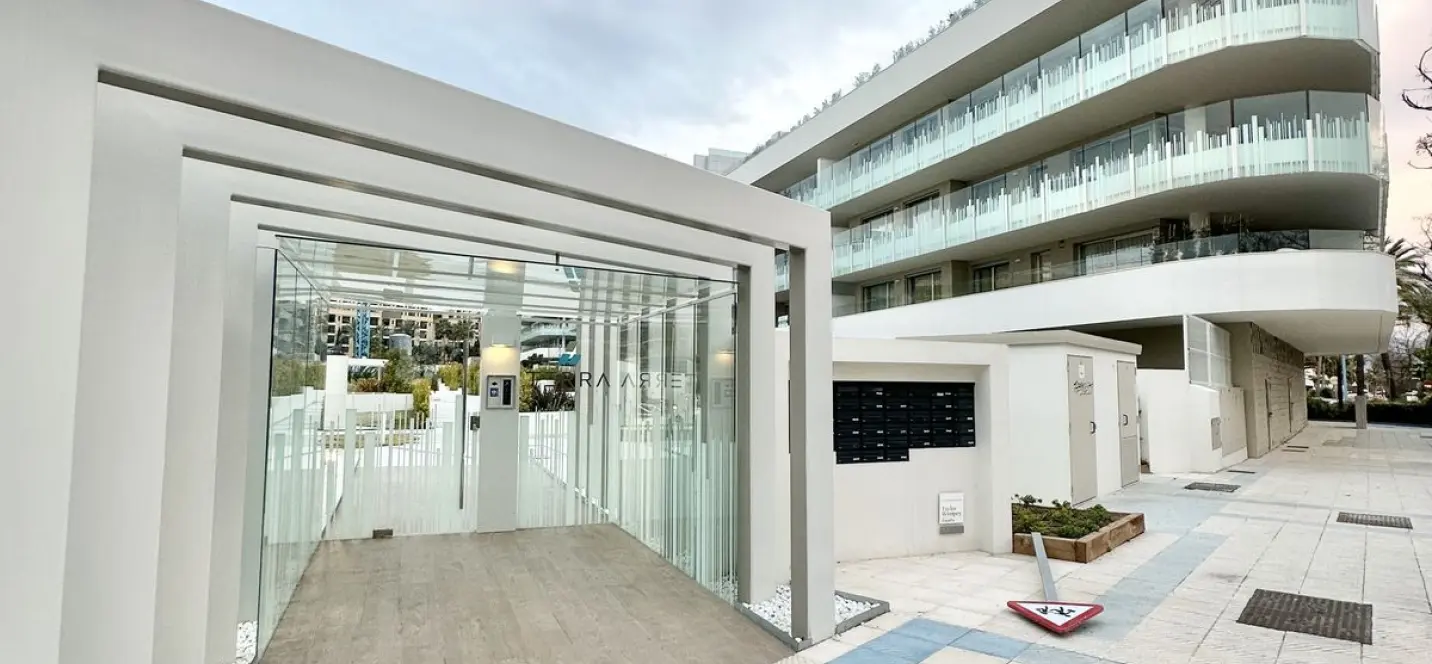 Sale of middle floor apartment in San Pedro de Alcántara 0