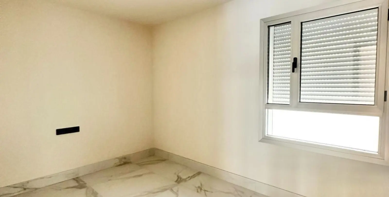 Sale of middle floor apartment in San Pedro de Alcántara 9