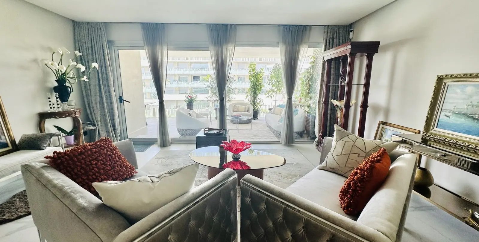 Sale of middle floor apartment in San Pedro de Alcántara 25