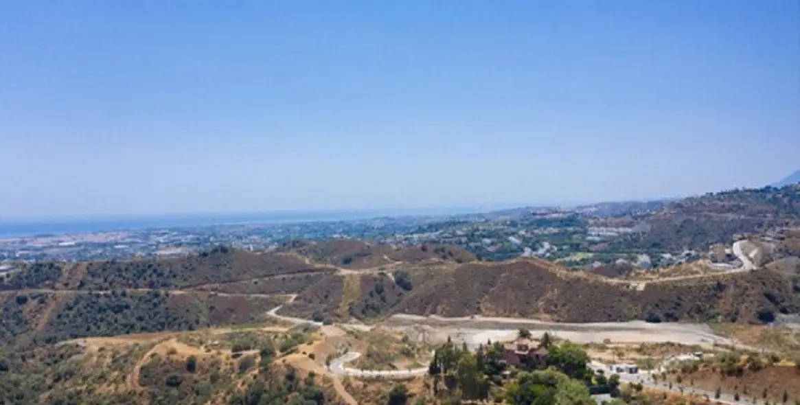 Sale of residential plot in Benahavís 5