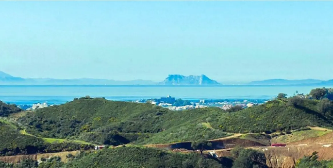 Sale of residential plot in Benahavís 2