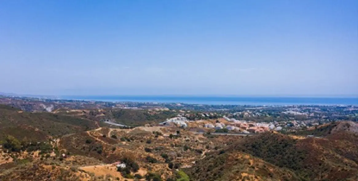 Sale of residential plot in Benahavís 4