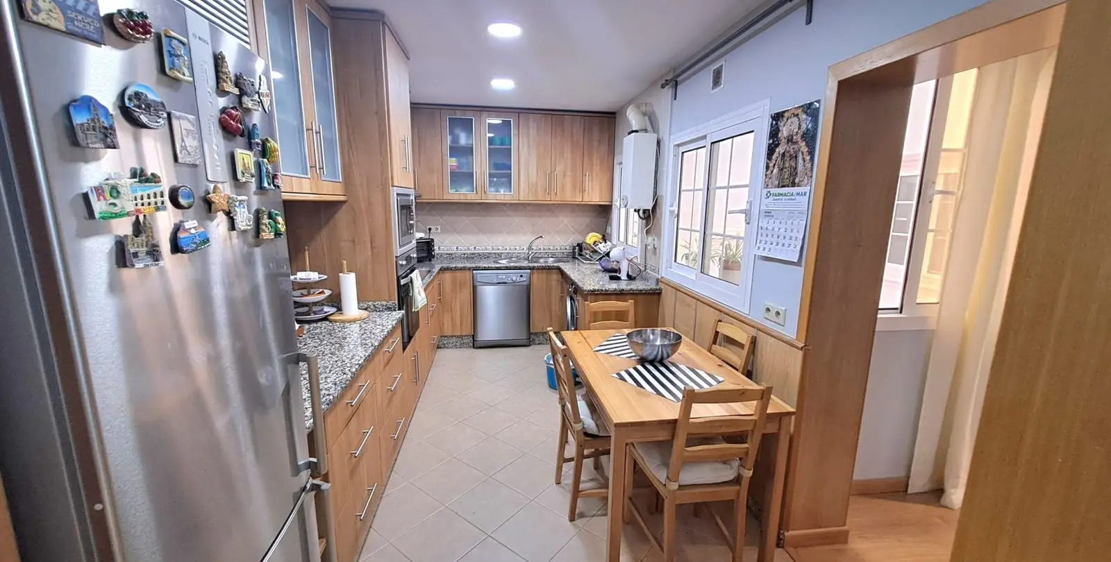 Sale of middle floor apartment in Fuengirola 18