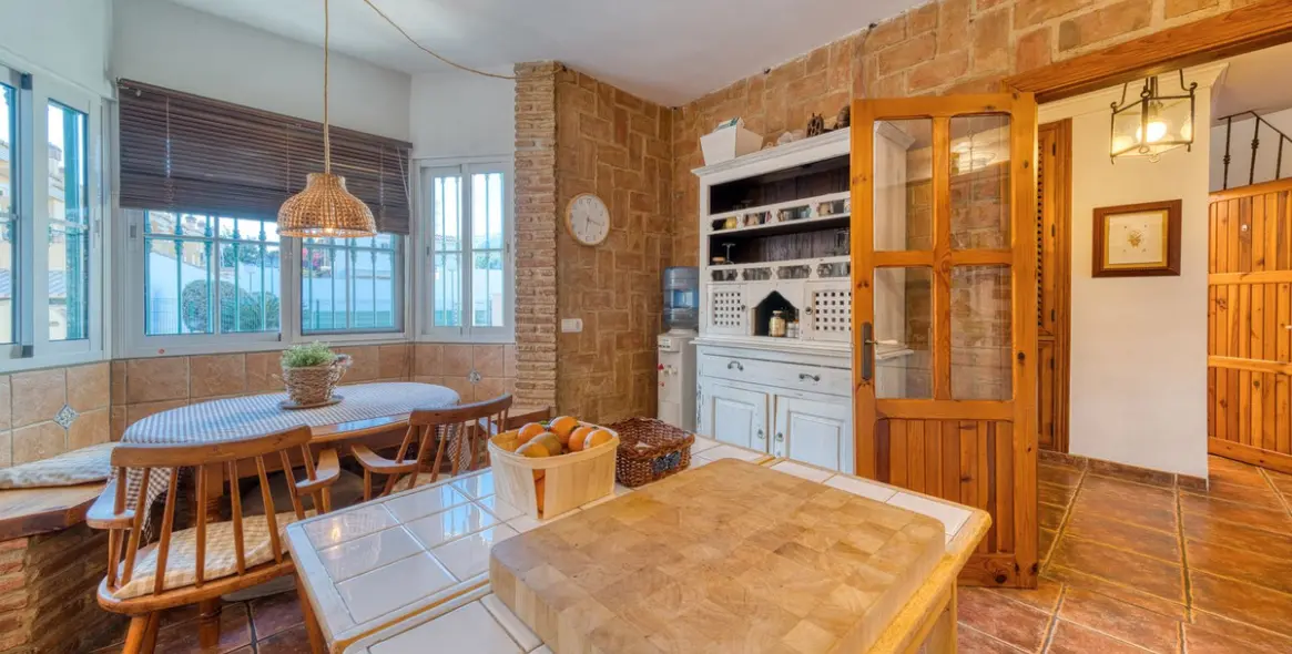 Sale of townhouse in Los Boliches 5