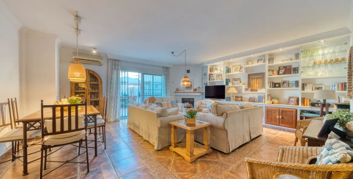 Sale of townhouse in Los Boliches 13