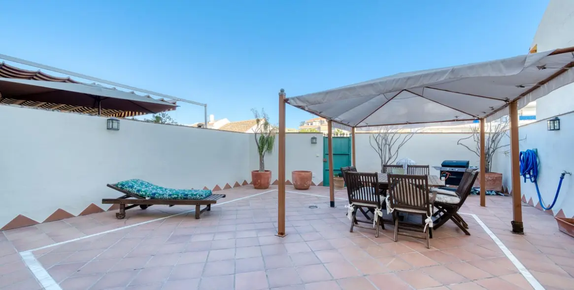 Sale of townhouse in Los Boliches 17