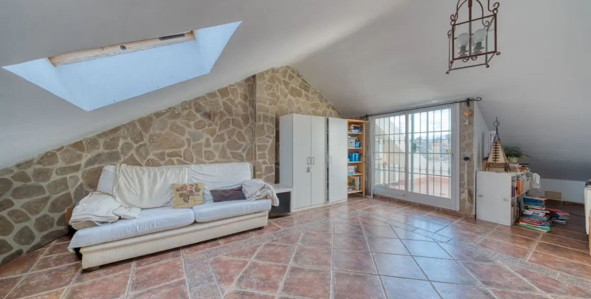 Sale of townhouse in Los Boliches 33