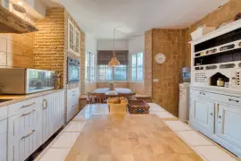 Image 9 thumb