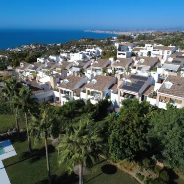 Продажа дома на две семьи в Benalmadena