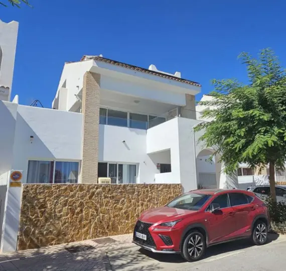 Продажа  отдельно стоящей виллы в Benalmadena