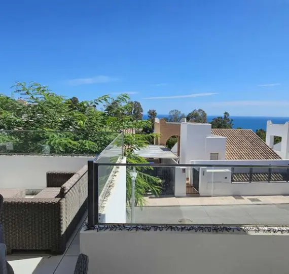 Продажа  отдельно стоящей виллы в Benalmadena