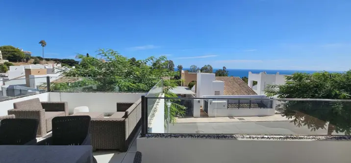 Продажа  отдельно стоящей виллы в Benalmadena 2