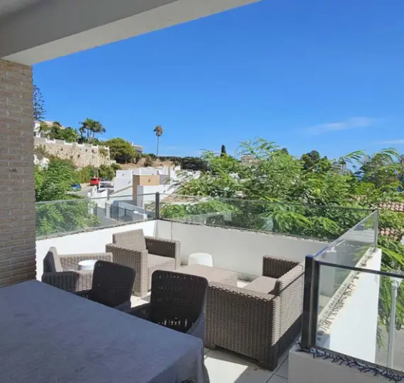 Продажа  отдельно стоящей виллы в Benalmadena