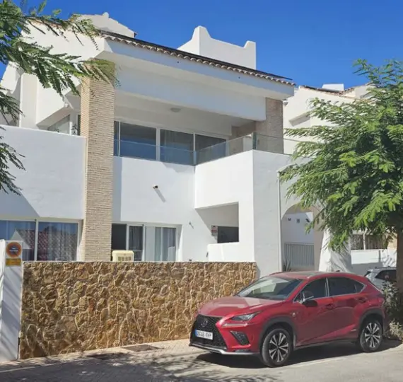 Продажа  отдельно стоящей виллы в Benalmadena