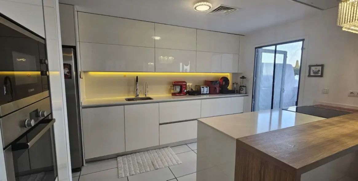 Sale of detached villa in Benalmadena 17