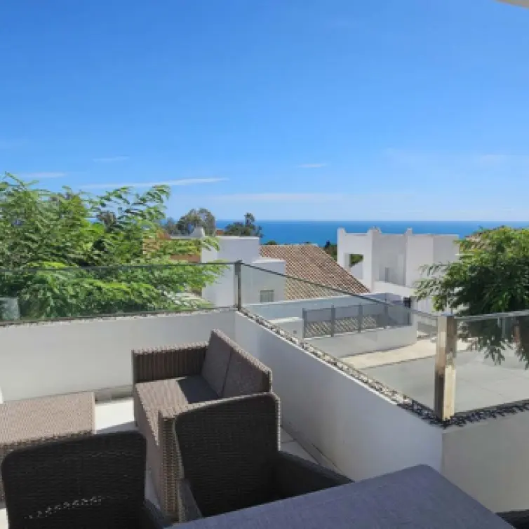 Sale of detached villa in Benalmadena