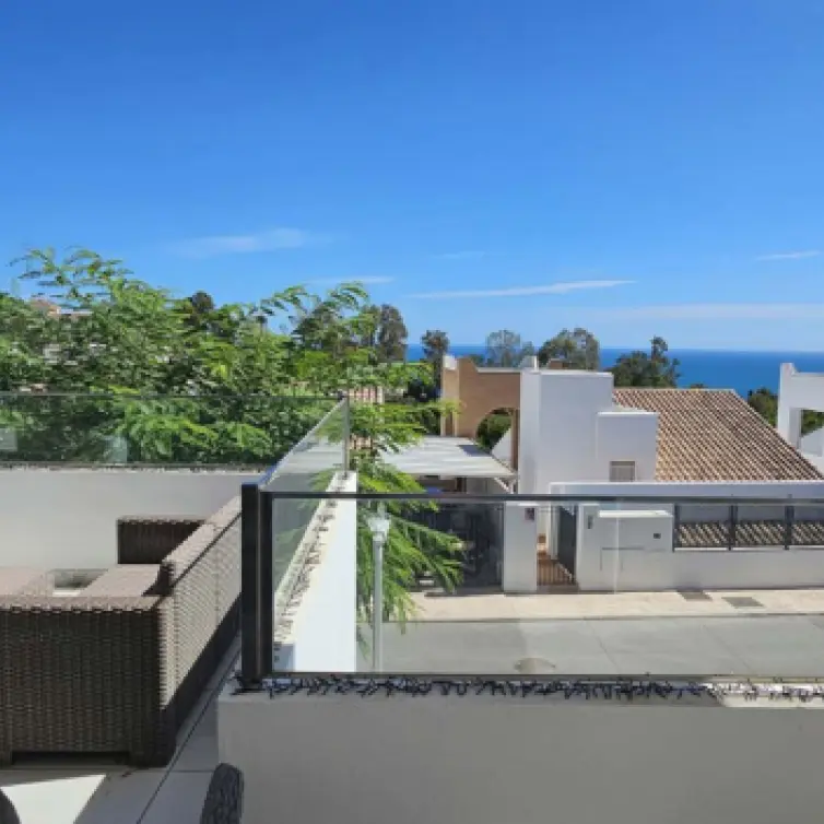Sale of detached villa in Benalmadena