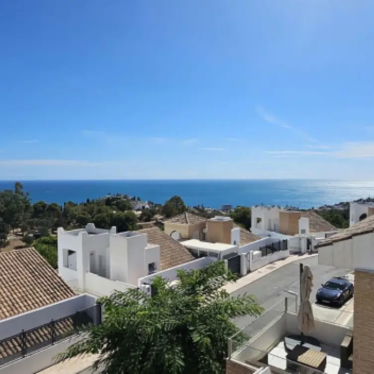 Sale of detached villa in Benalmadena