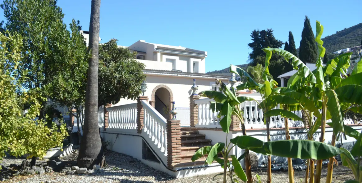 Продажа  отдельно стоящей виллы в Alhaurín de la Torre 2