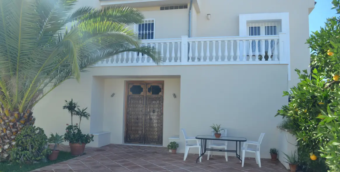 Продажа  отдельно стоящей виллы в Alhaurín de la Torre 3