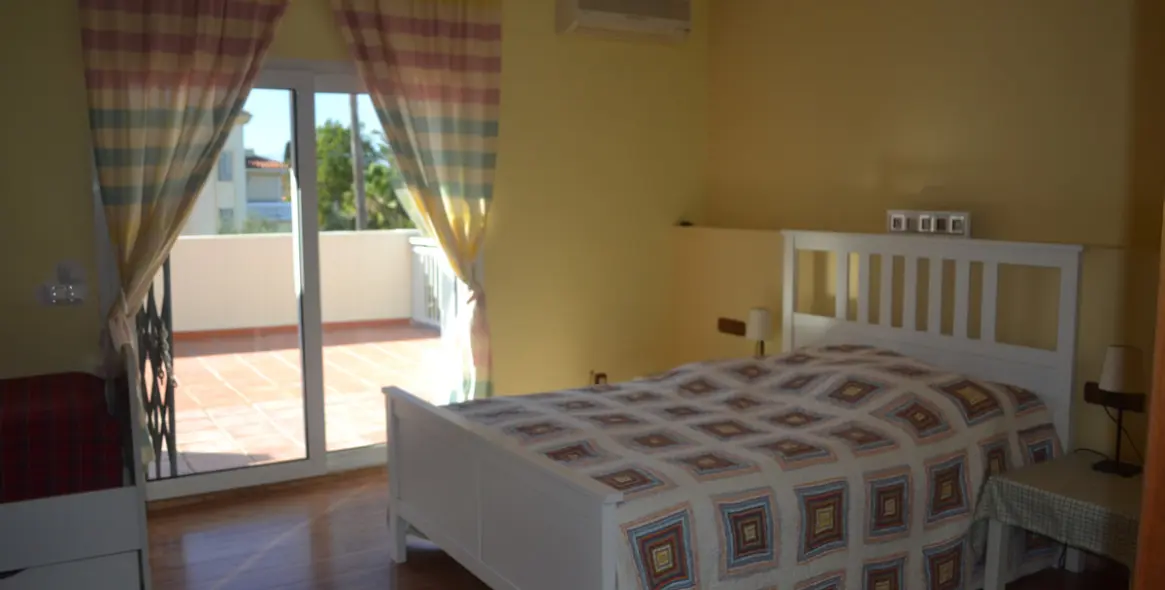 Продажа  отдельно стоящей виллы в Alhaurín de la Torre 15