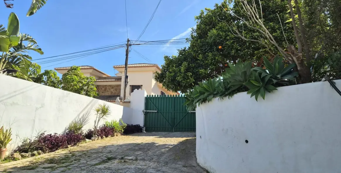 Продажа  отдельно стоящей виллы в Alhaurín de la Torre 66