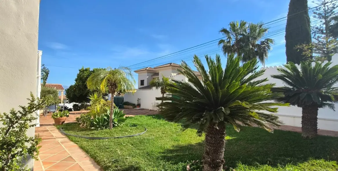 Продажа  отдельно стоящей виллы в Alhaurín de la Torre 68