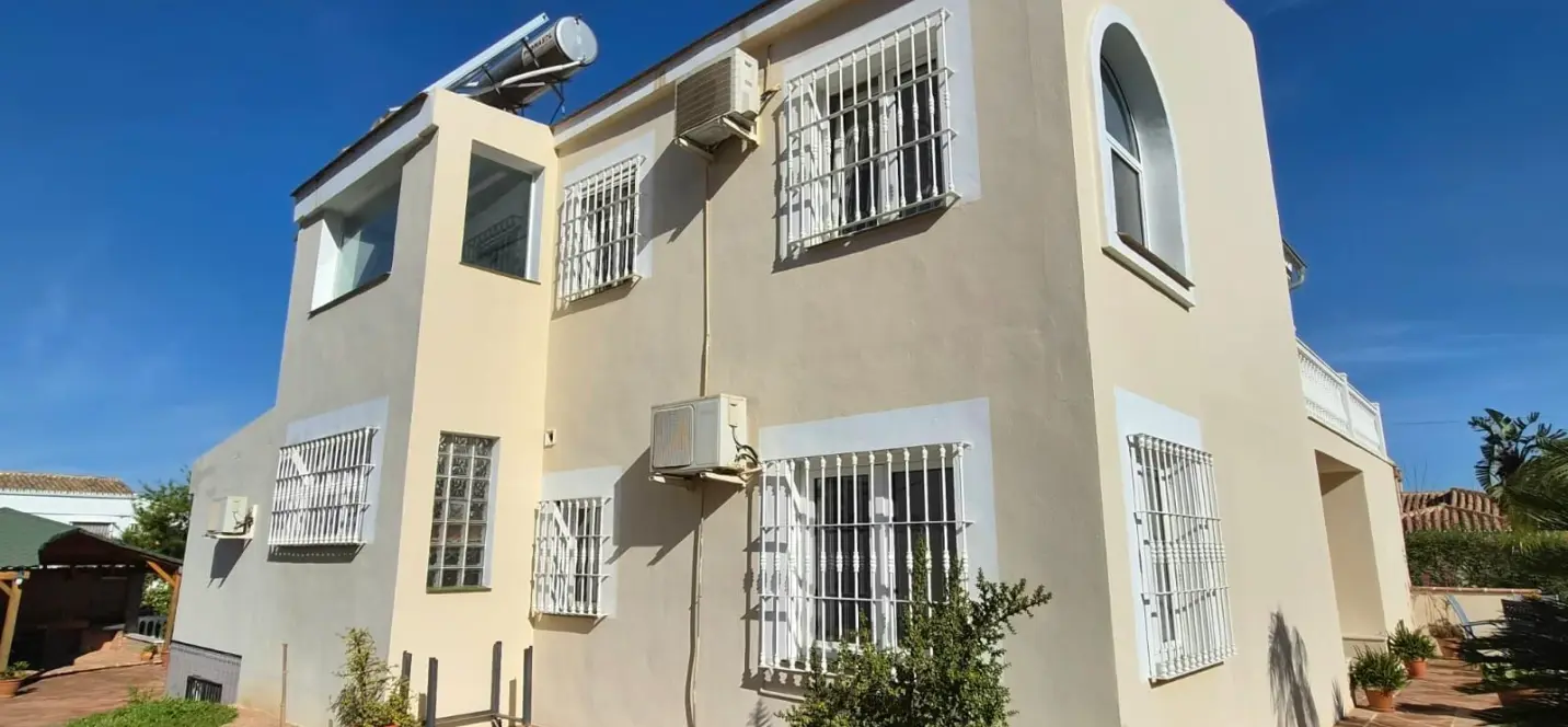 Sale of detached villa in Alhaurín de la Torre 0