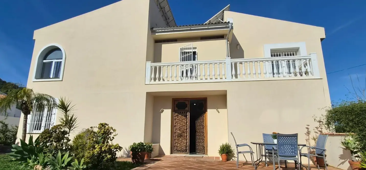 Sale of detached villa in Alhaurín de la Torre 1
