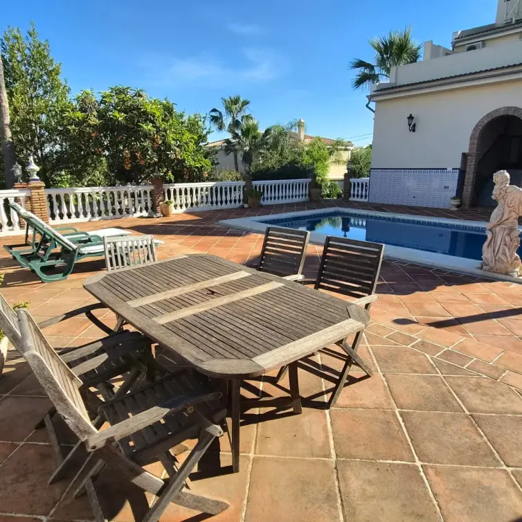 Sale of detached villa in Alhaurín de la Torre