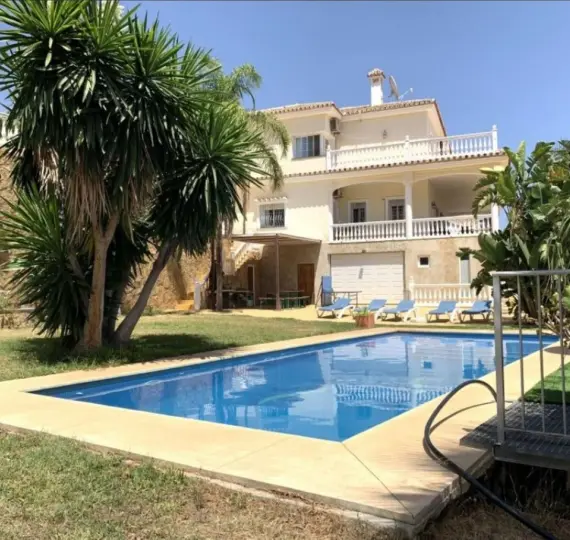 Venta de villa independiente en Mijas Golf